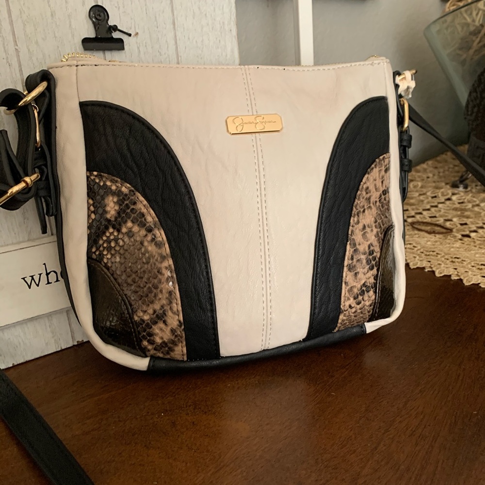 New Jessica Simpson crossbody 🥰 - Picture 2 of 6